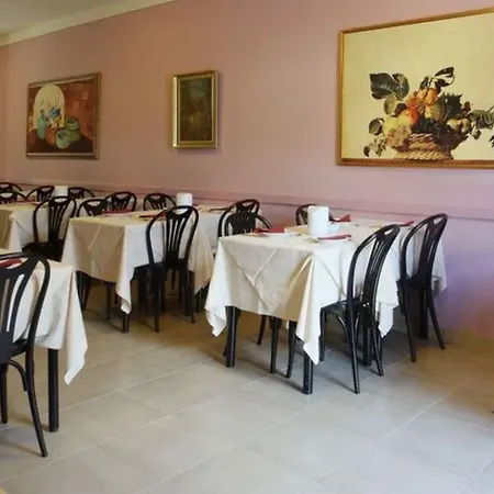 Monna Lisa Hotel